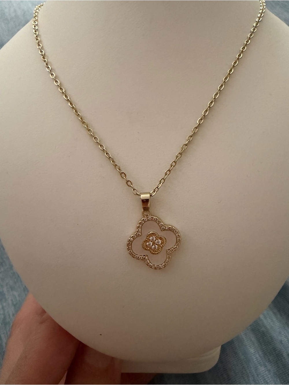 Sterling silver Gold Floral mother of pearl Clover Pendant Necklace